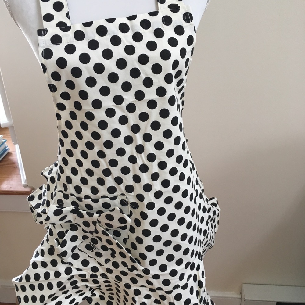 NWTO. Cute brown and cream dot apron.